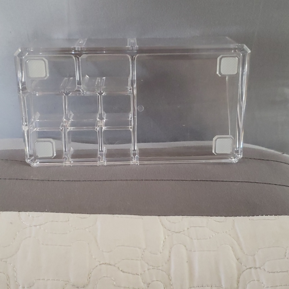 Clear Makeup Display - Picture 4 of 4